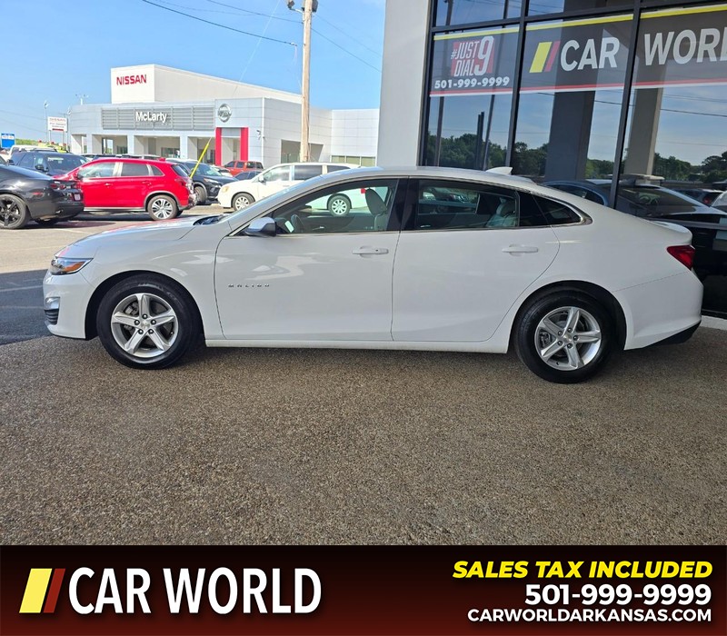 Chevrolet Malibu Vehicle Full-screen Gallery Image 4