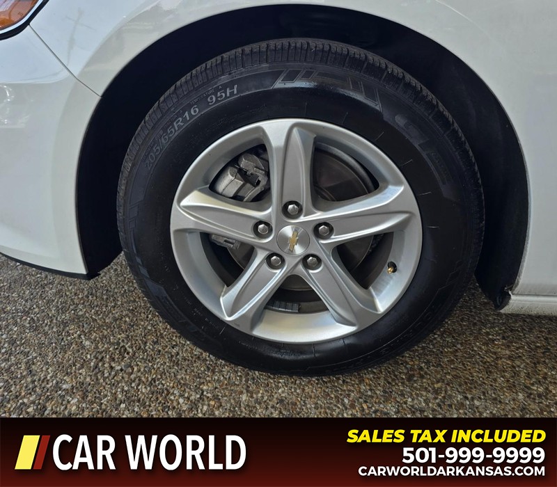 Chevrolet Malibu Vehicle Full-screen Gallery Image 6