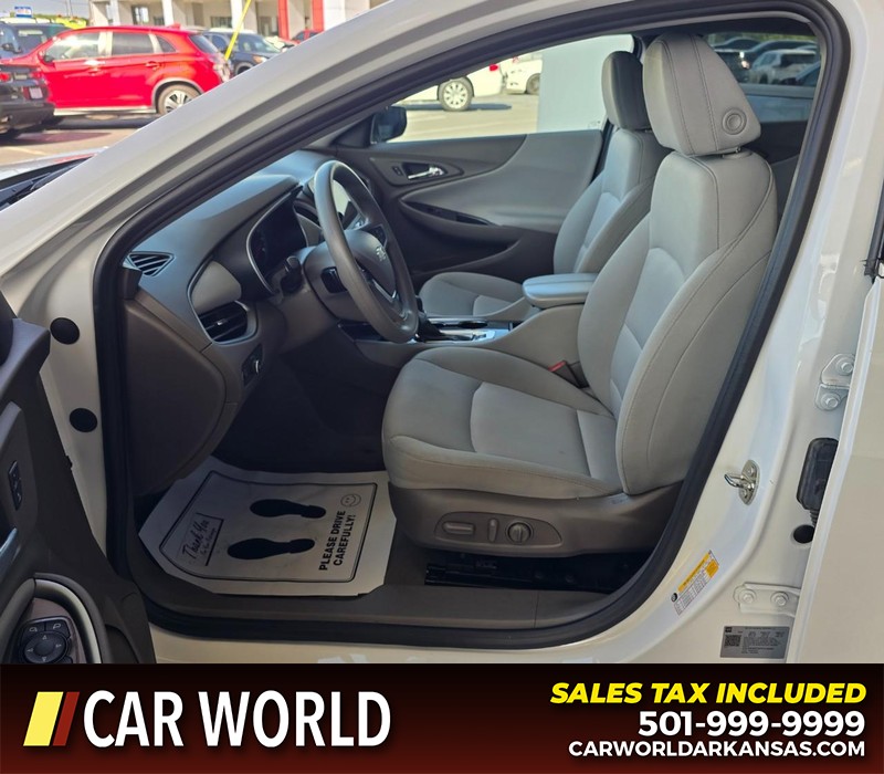 Chevrolet Malibu Vehicle Full-screen Gallery Image 8