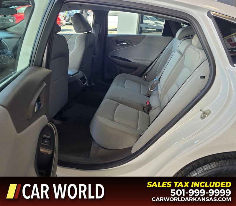 Chevrolet Malibu Vehicle Full-screen Gallery Image 10