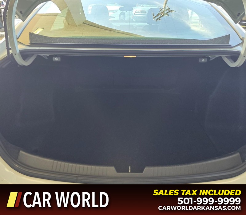 Chevrolet Malibu Vehicle Full-screen Gallery Image 13