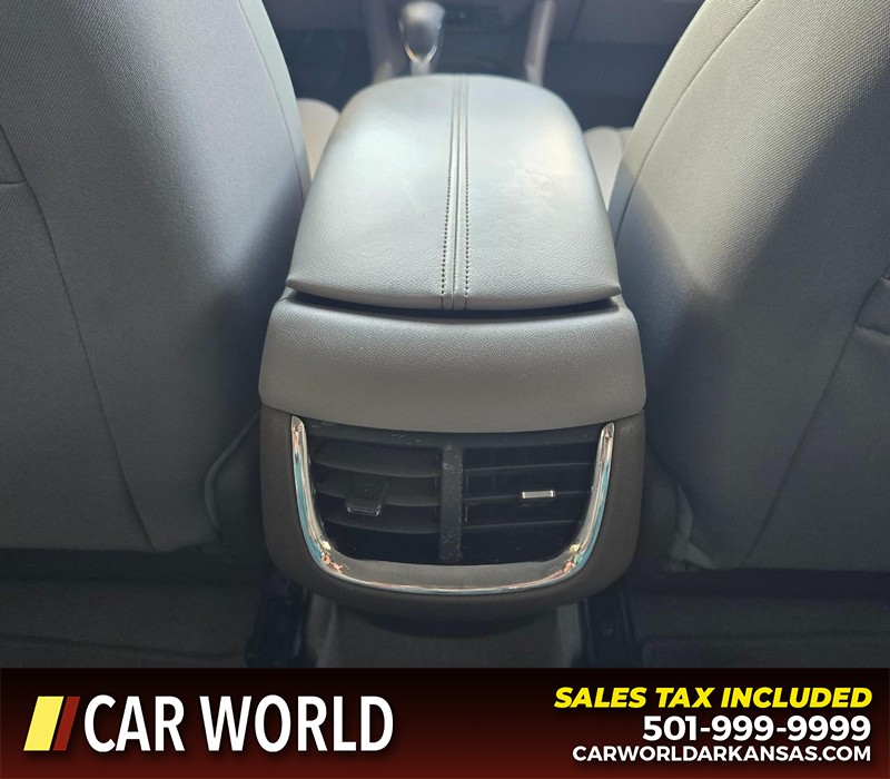 Chevrolet Malibu Vehicle Full-screen Gallery Image 19