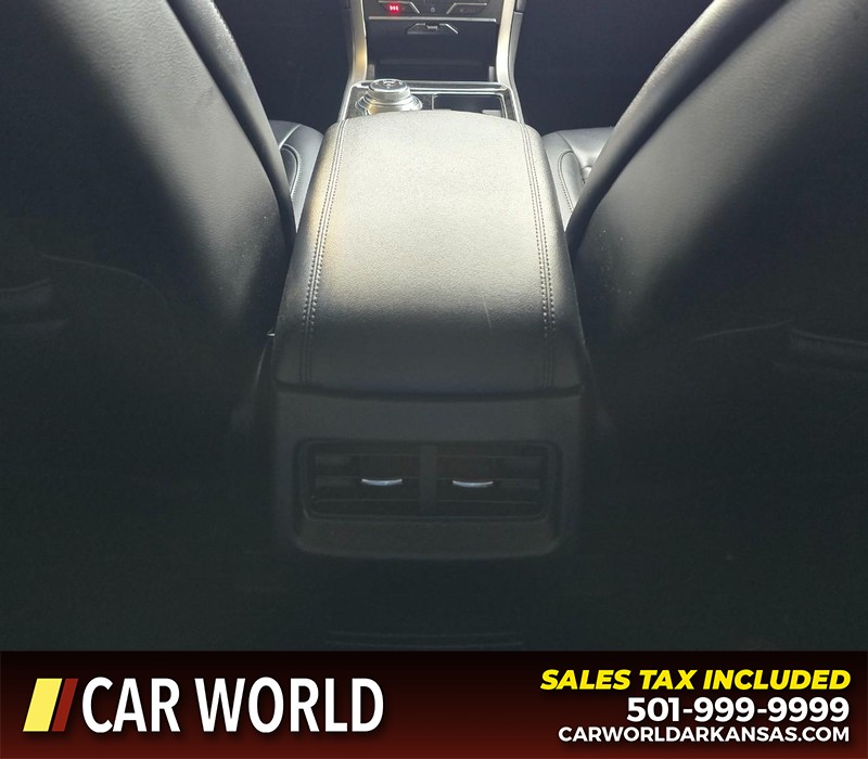 Ford Edge Vehicle Full-screen Gallery Image 21