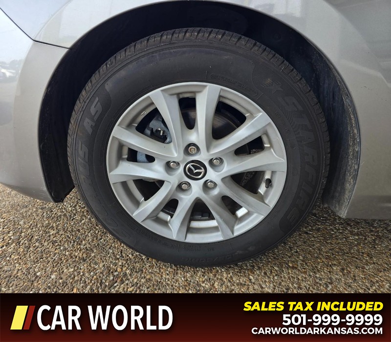 Mazda Mazda3 Hatchback Vehicle Full-screen Gallery Image 6