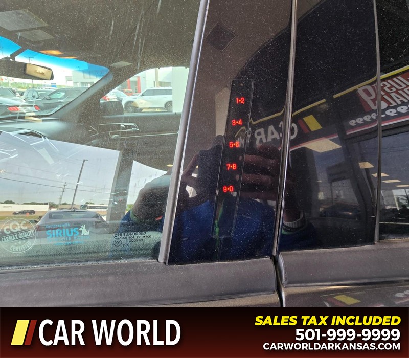 Ford Explorer Vehicle Full-screen Gallery Image 5