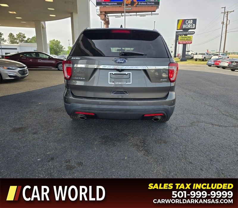 Ford Explorer Vehicle Full-screen Gallery Image 6