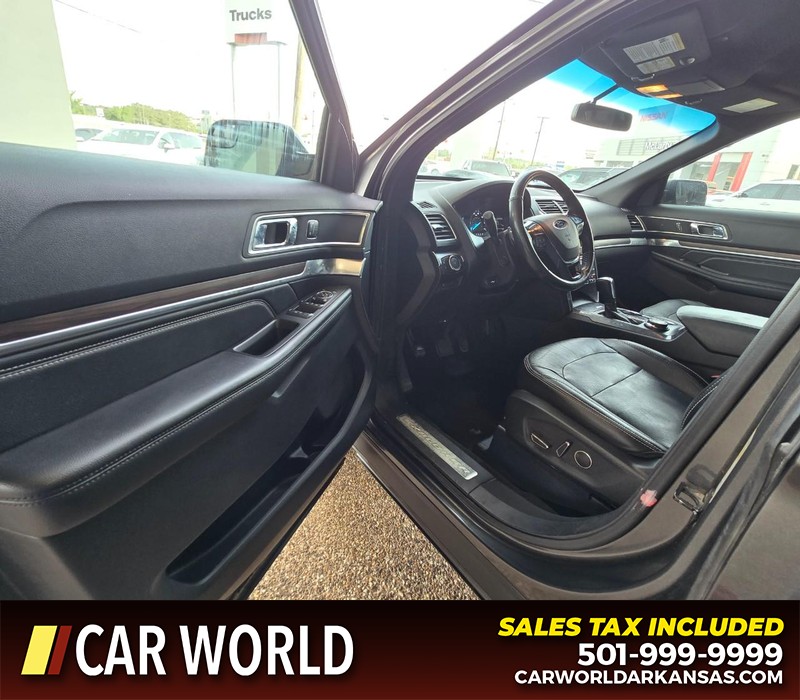 Ford Explorer Vehicle Full-screen Gallery Image 8