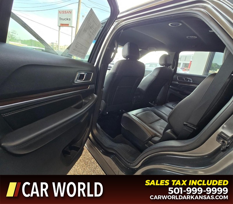 Ford Explorer Vehicle Full-screen Gallery Image 10