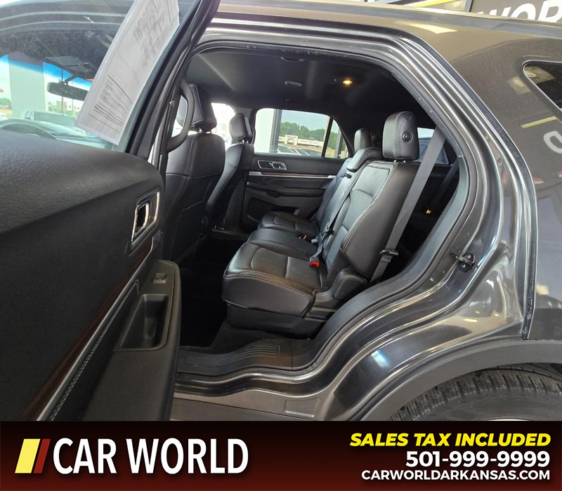 Ford Explorer Vehicle Full-screen Gallery Image 11