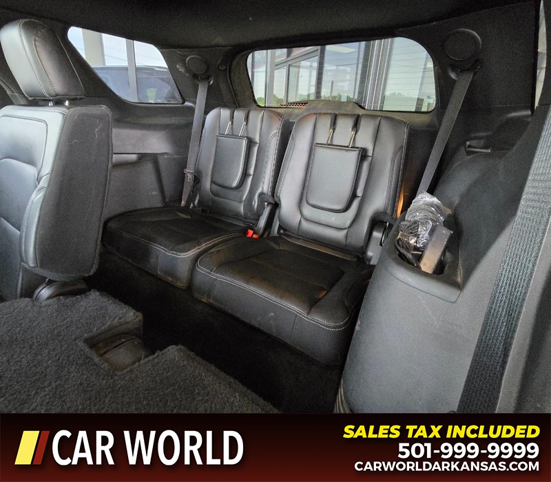 Ford Explorer Vehicle Full-screen Gallery Image 12