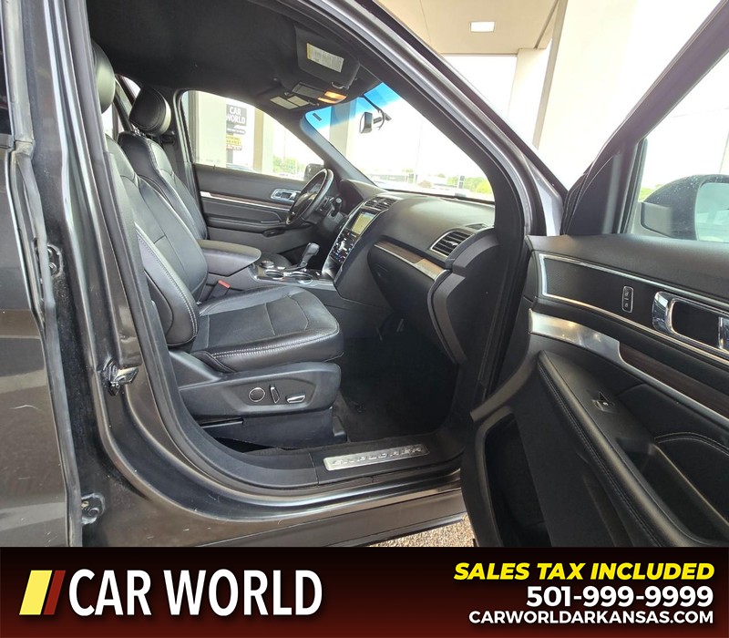 Ford Explorer Vehicle Full-screen Gallery Image 13