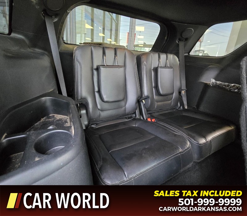 Ford Explorer Vehicle Full-screen Gallery Image 15