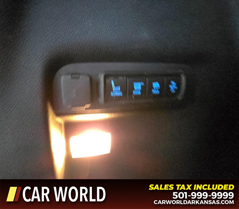 Ford Explorer Vehicle Full-screen Gallery Image 16