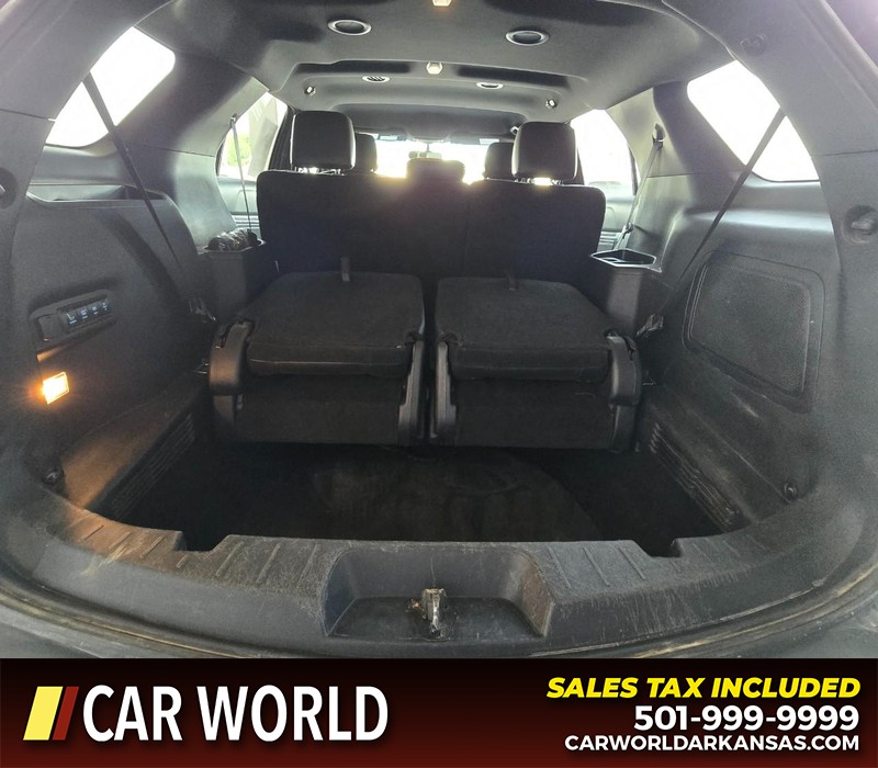 Ford Explorer Vehicle Full-screen Gallery Image 18