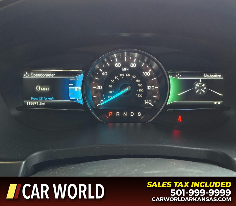 Ford Explorer Vehicle Full-screen Gallery Image 23