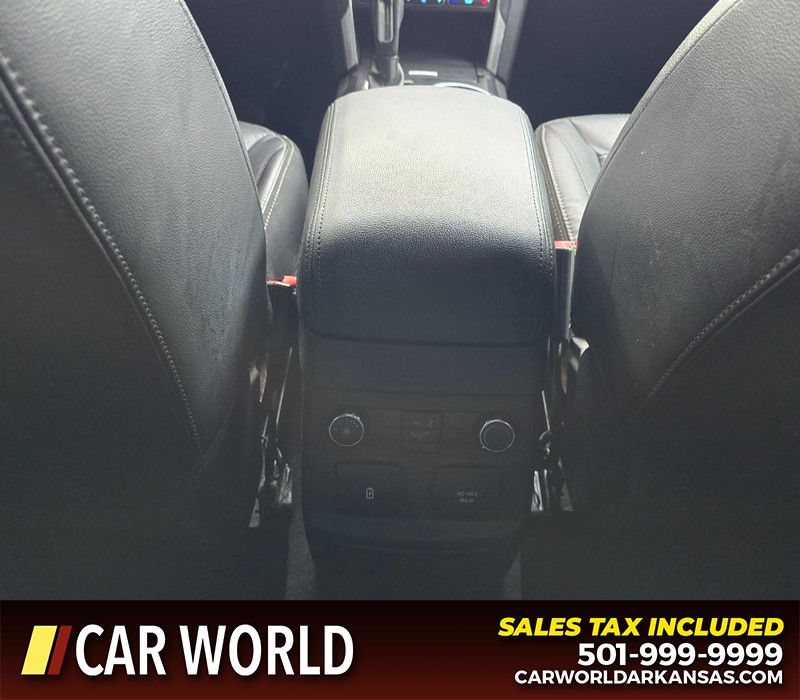 Ford Explorer Vehicle Full-screen Gallery Image 25