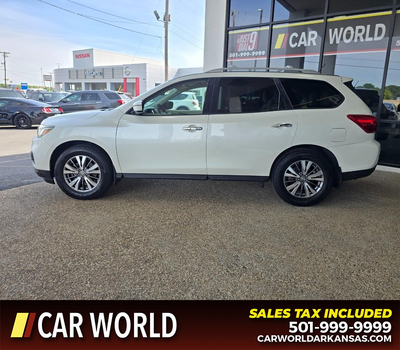 Nissan Pathfinder Vehicle Full-screen Gallery Image 4