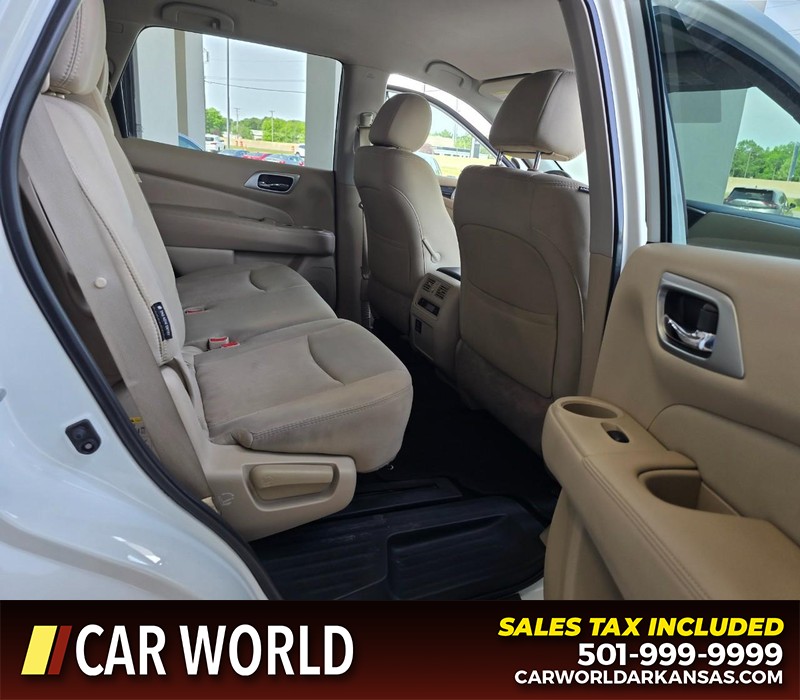 Nissan Pathfinder Vehicle Full-screen Gallery Image 13