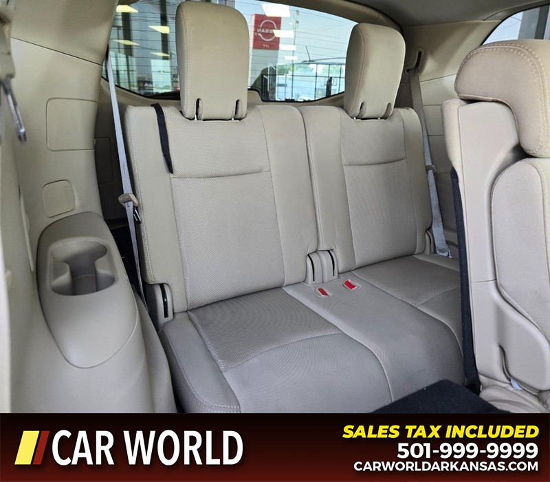 Nissan Pathfinder Vehicle Full-screen Gallery Image 14