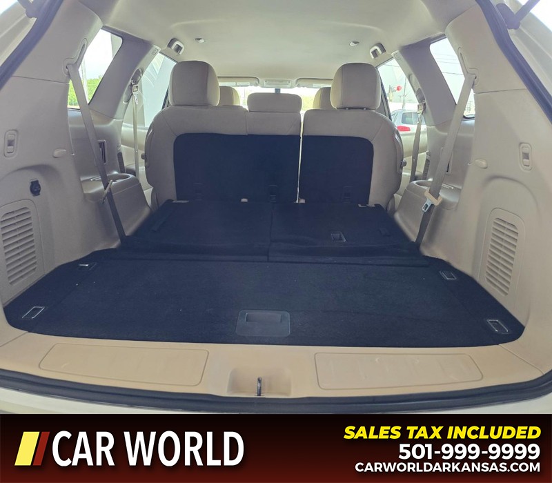 Nissan Pathfinder Vehicle Full-screen Gallery Image 16