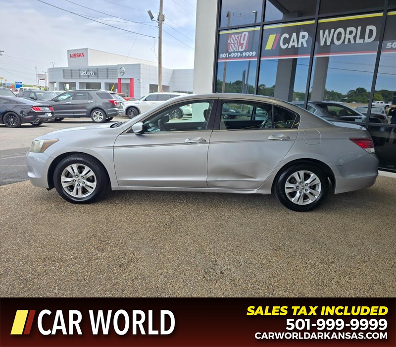 Honda Accord Sedan Vehicle Full-screen Gallery Image 4