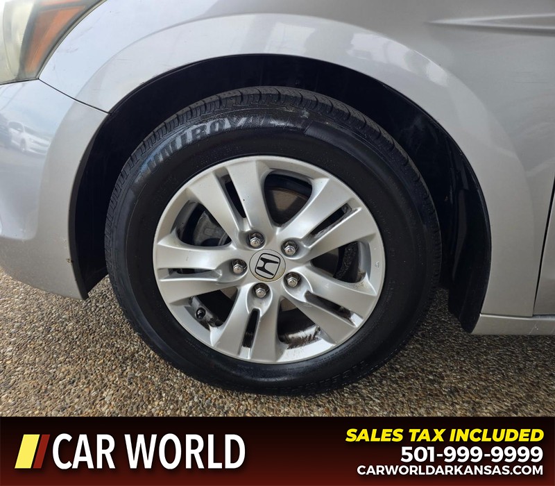 Honda Accord Sedan Vehicle Full-screen Gallery Image 6