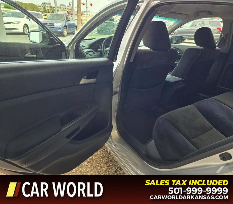 Honda Accord Sedan Vehicle Full-screen Gallery Image 9