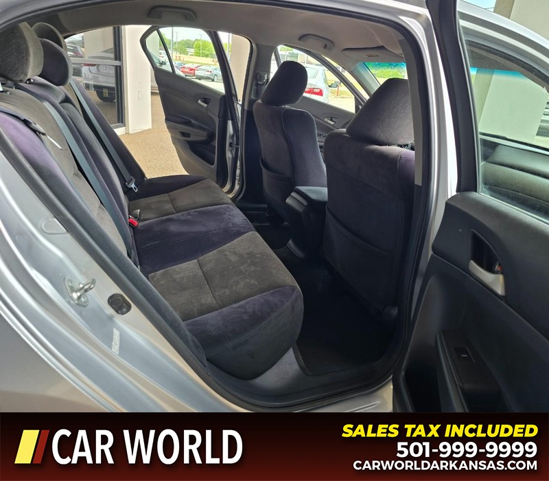 Honda Accord Sedan Vehicle Full-screen Gallery Image 12