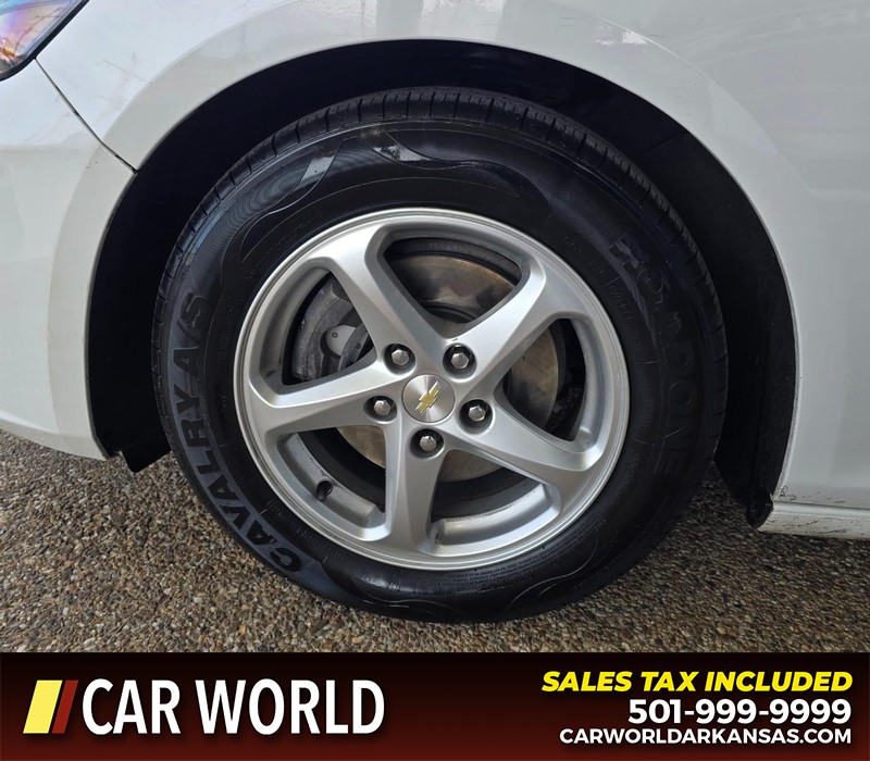 Chevrolet Malibu Vehicle Full-screen Gallery Image 6