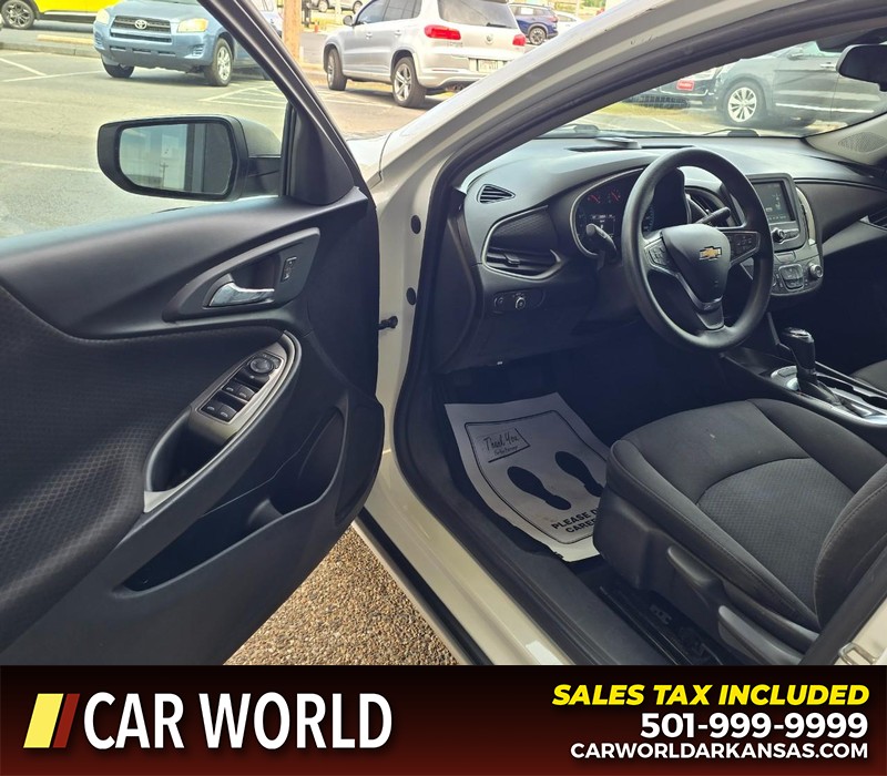 Chevrolet Malibu Vehicle Full-screen Gallery Image 7