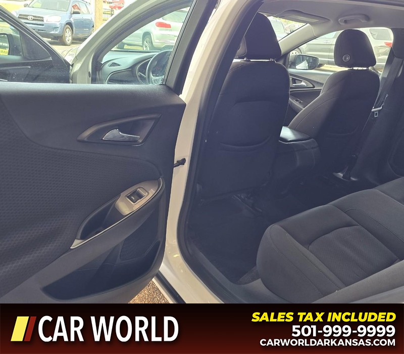 Chevrolet Malibu Vehicle Full-screen Gallery Image 9