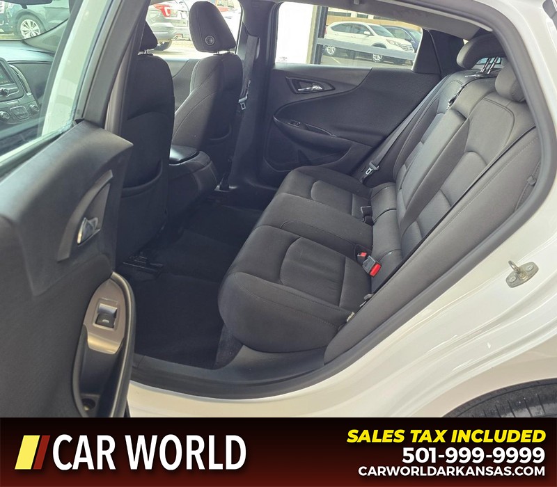 Chevrolet Malibu Vehicle Full-screen Gallery Image 10