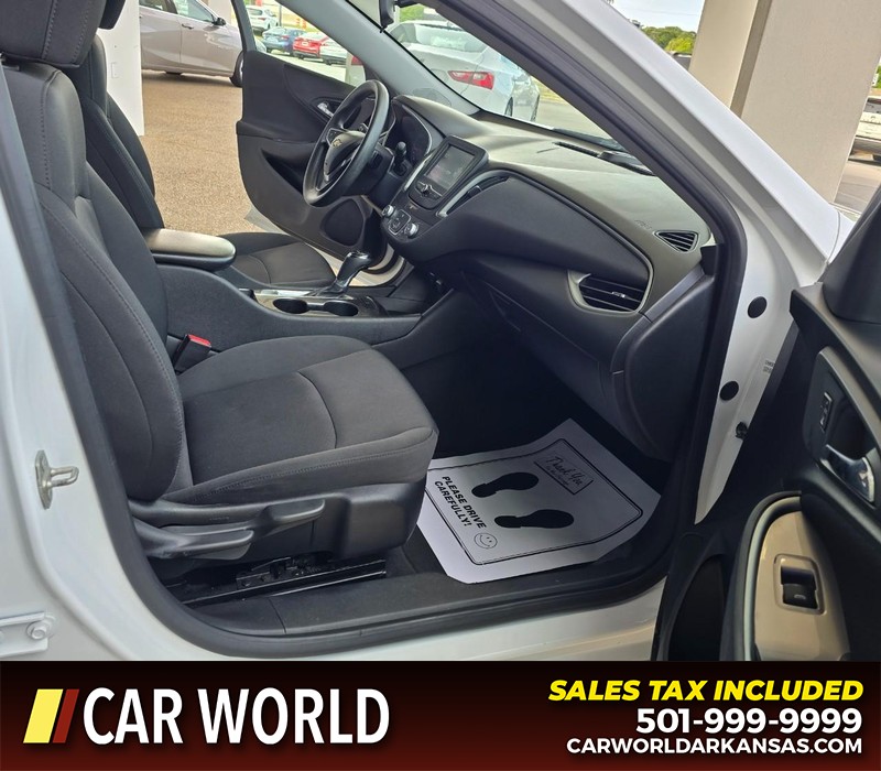 Chevrolet Malibu Vehicle Full-screen Gallery Image 11