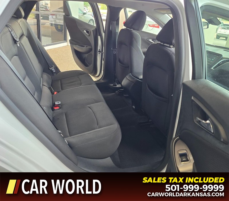 Chevrolet Malibu Vehicle Full-screen Gallery Image 12