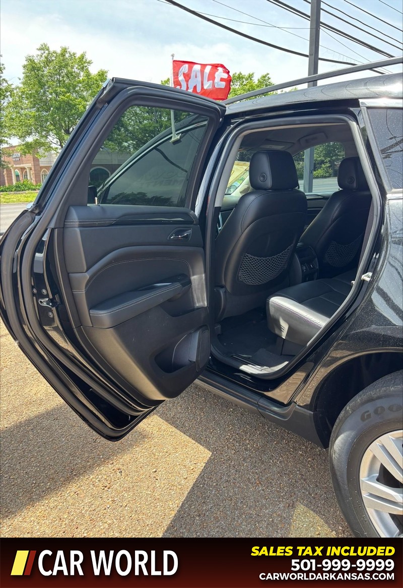 Cadillac SRX Vehicle Full-screen Gallery Image 14