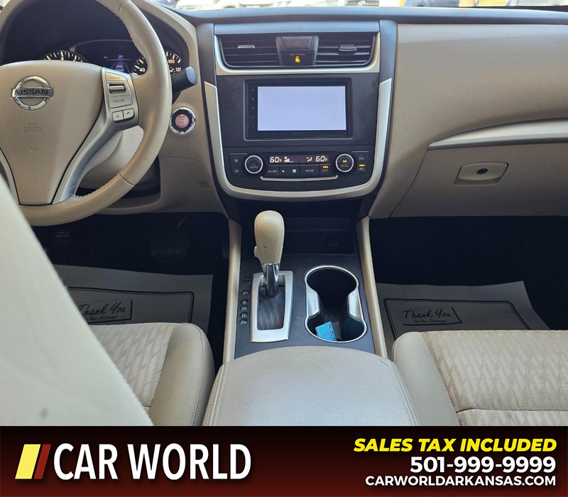 Nissan Altima Vehicle Full-screen Gallery Image 18
