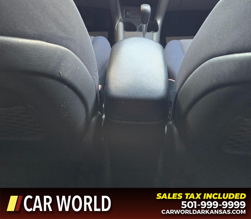 Toyota RAV4 Vehicle Full-screen Gallery Image 22