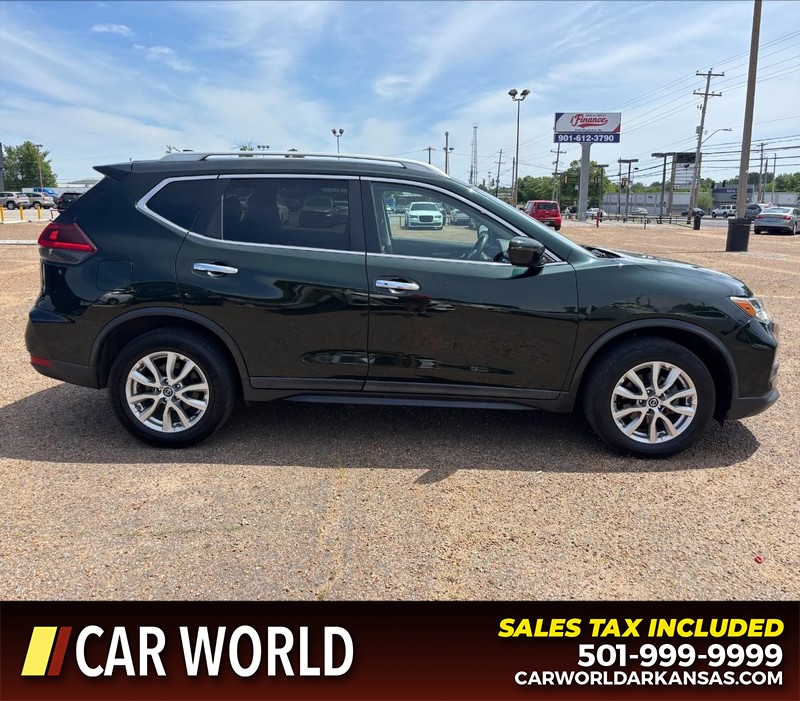 Nissan Rogue Vehicle Full-screen Gallery Image 2