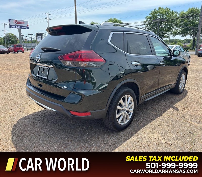 Nissan Rogue Vehicle Full-screen Gallery Image 3