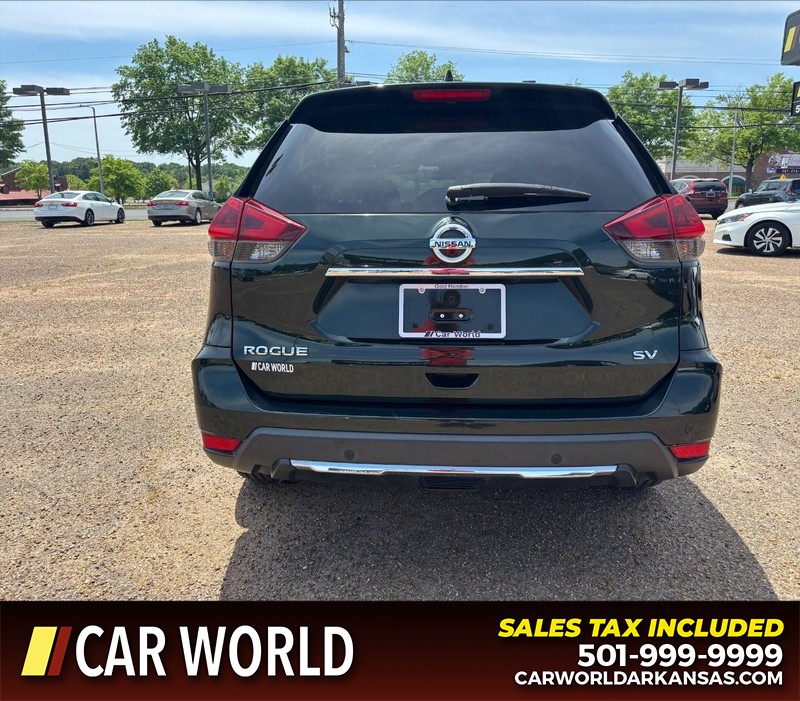 Nissan Rogue Vehicle Full-screen Gallery Image 4