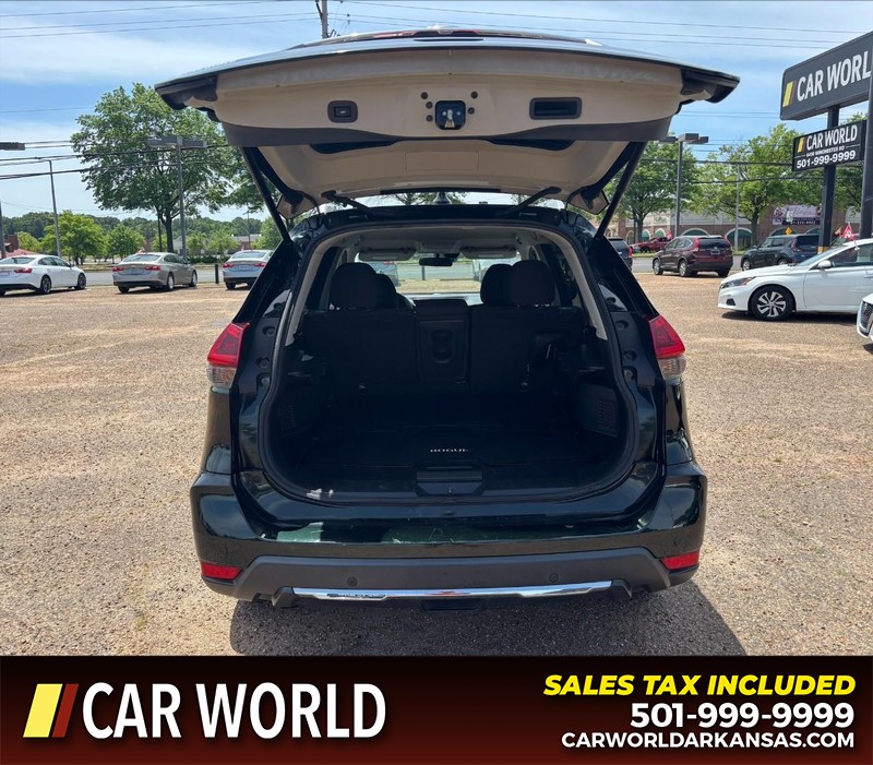 Nissan Rogue Vehicle Full-screen Gallery Image 5