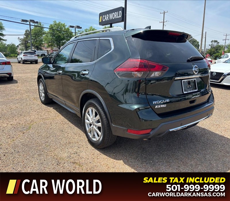 Nissan Rogue Vehicle Full-screen Gallery Image 7