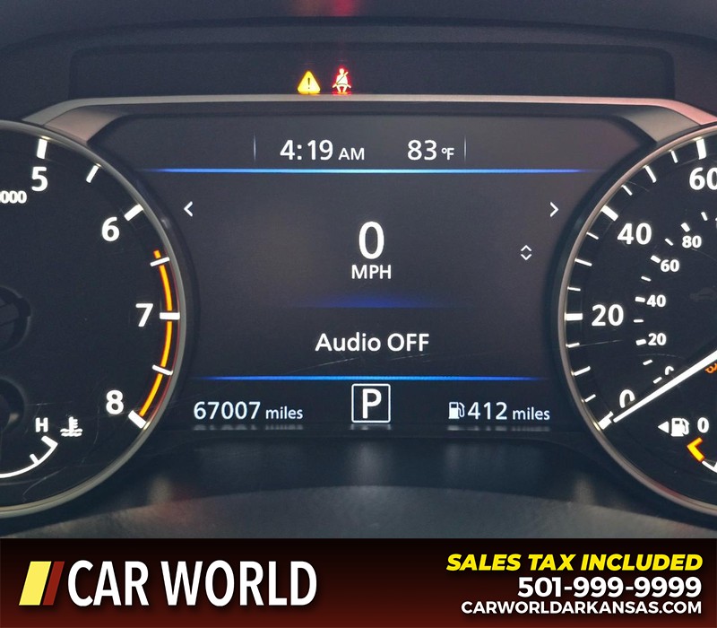 Nissan Altima Vehicle Full-screen Gallery Image 16