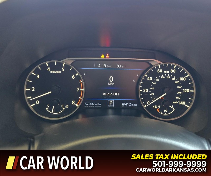 Nissan Altima Vehicle Full-screen Gallery Image 17