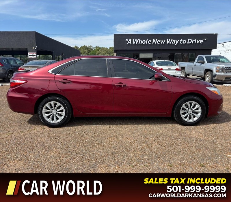 Toyota Camry Vehicle Full-screen Gallery Image 2