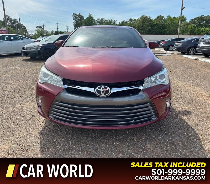 Toyota Camry Vehicle Full-screen Gallery Image 10