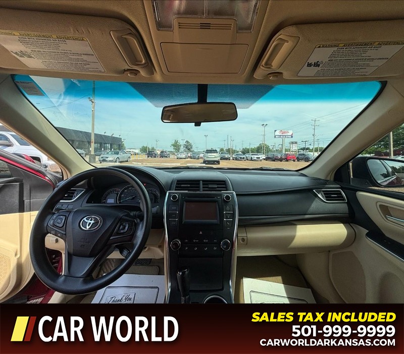 Toyota Camry Vehicle Full-screen Gallery Image 16