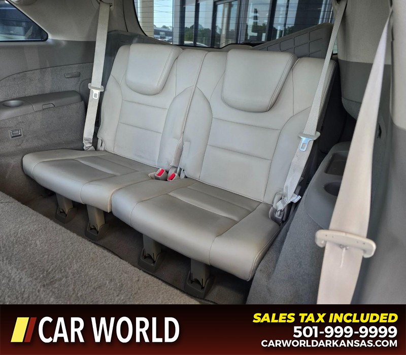 Acura MDX Vehicle Full-screen Gallery Image 13