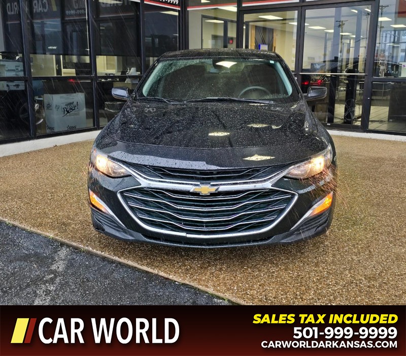 Chevrolet Malibu Vehicle Full-screen Gallery Image 2