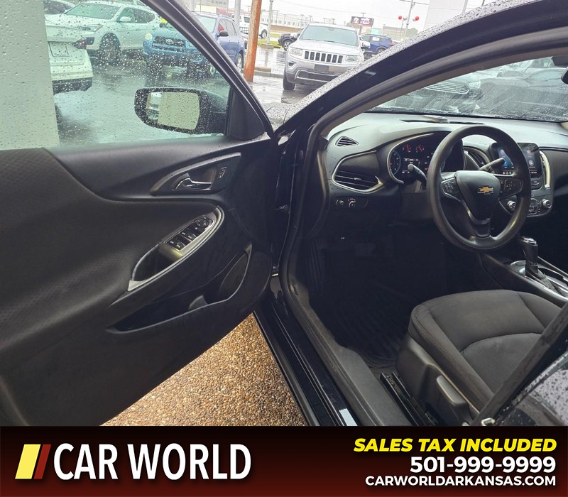 Chevrolet Malibu Vehicle Full-screen Gallery Image 7